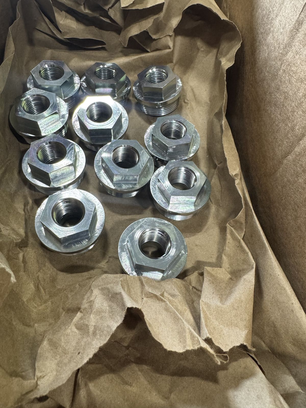 Zinc-plated machined hydraulic fittings